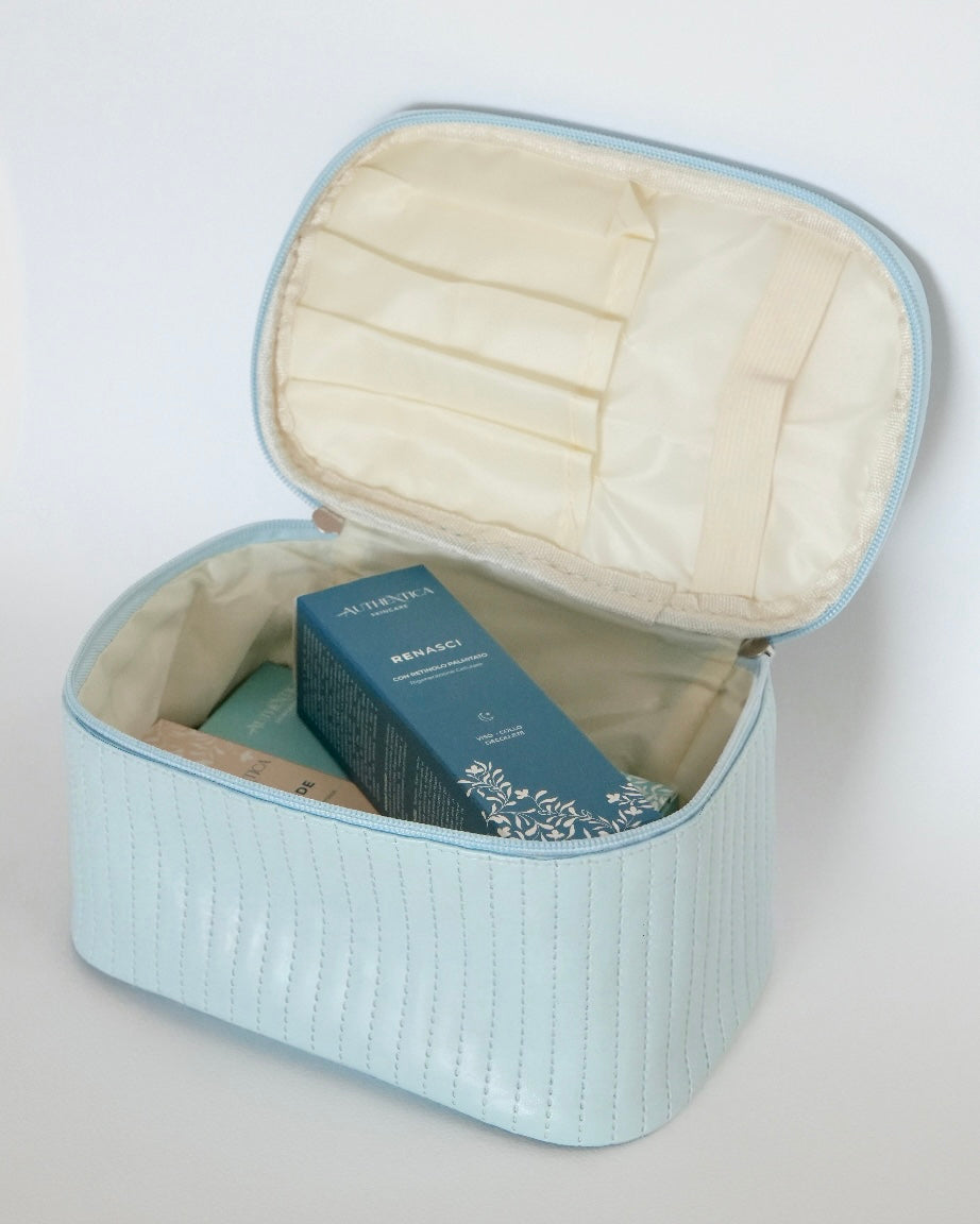Beauty case Authentica con la routine completa